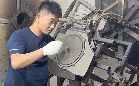 滚塑加工如何实现埋入螺母金属件